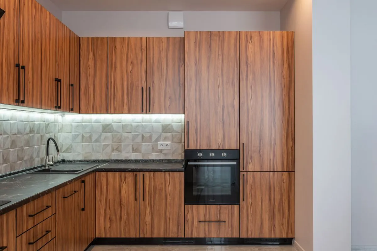 Tall wall with extended fronts